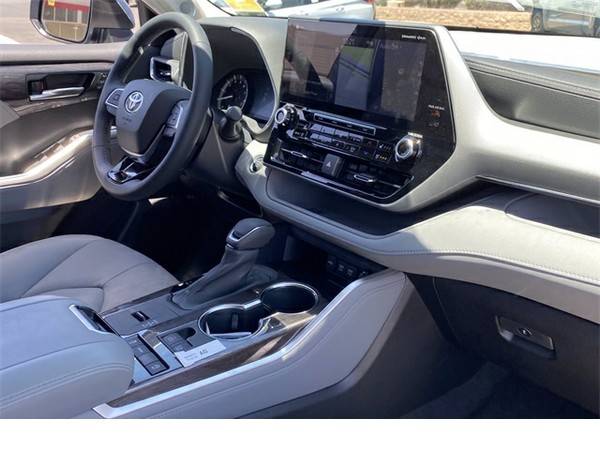New 2021 Toyota Highlander Platinum/4, 543 below Retail! - cars & for sale in Scottsdale, AZ – photo 7