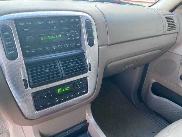 2003 Mercury Moutaineer V8 3rd Row Leather Heated Seats Low Miles -... for sale in Lubbock, TX – photo 21