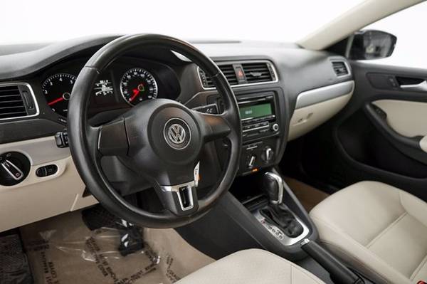 2013 Volkswagen VW Jetta Sedan 2.5 SE LEATHER - cars & trucks - by... for sale in Burnsville, MN – photo 18
