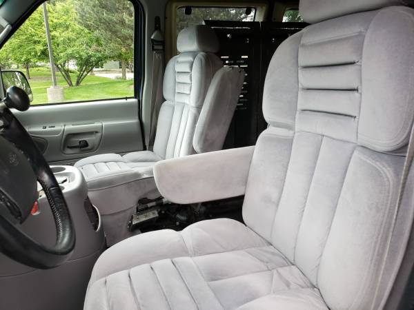 2001 FORD E250 QUIGLEY CONVERSION 4x4 HANDICAP WHEELCHAIR ACCESSIBLE for sale in skokie, IN – photo 10