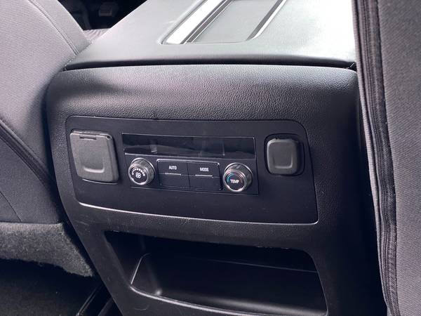 2018 Chevy Chevrolet Tahoe LS Sport Utility 4D suv Gray - FINANCE -... for sale in Atlanta, GA – photo 21