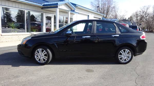 2011 Ford Focus 4dr Sdn SEL - - by dealer - vehicle for sale in Seymour, WI – photo 2
