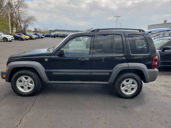 2007 Jeep Liberty 4x4 - - by dealer - vehicle for sale in Kalamazoo, MI – photo 3