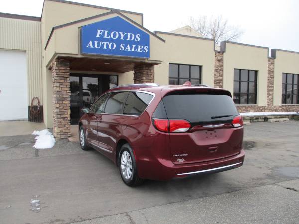 2019 CHRYSLER PACIFICA - - by dealer - vehicle for sale in Forest Lake, MN – photo 3
