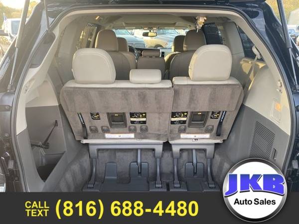 2017 Toyota Sienna XLE Minivan 4D - cars & trucks - by dealer -... for sale in Harrisonville, MO – photo 13