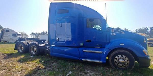 2016 Kenworth T680, T/A, Sleeper, Non-Running RTR 1033663-01 - cars for sale in Carson, VA
