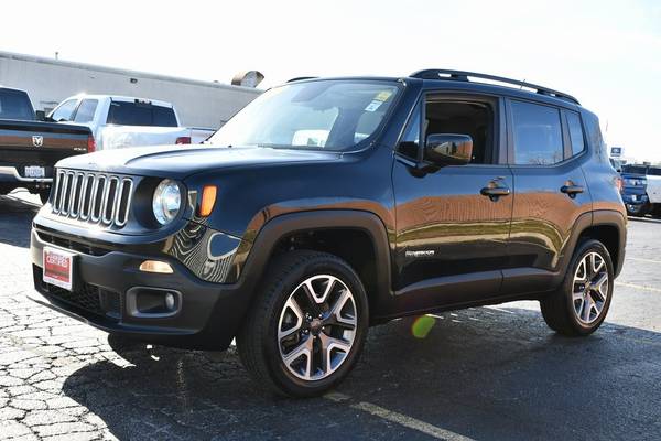 2017 Jeep Renegade Latitude - CERTIFIED 4X4 ONE OWNER REMOTE START... for sale in Oak Lawn, IL – photo 4