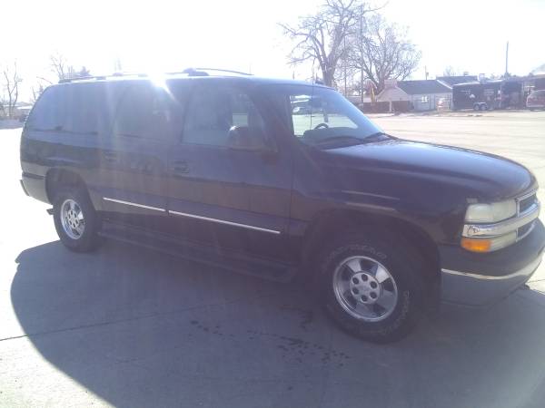 2003 Chevy suburban 4X4 - cars & trucks - by owner - vehicle... for sale in Cheyenne, WY – photo 3