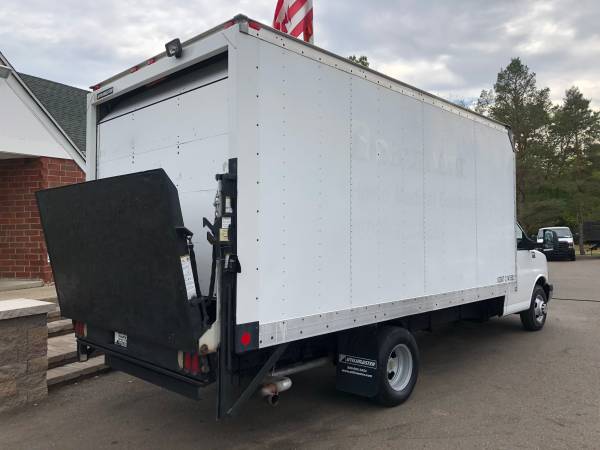 💥11 Dually Box Truck-Runs 100%One Owner/37K Miles/Super Deal💥 for sale in Youngstown, OH – photo 8