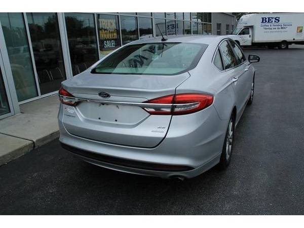 2017 Ford Fusion sedan SE - Ford Ingot Silver for sale in Green Bay, WI – photo 4