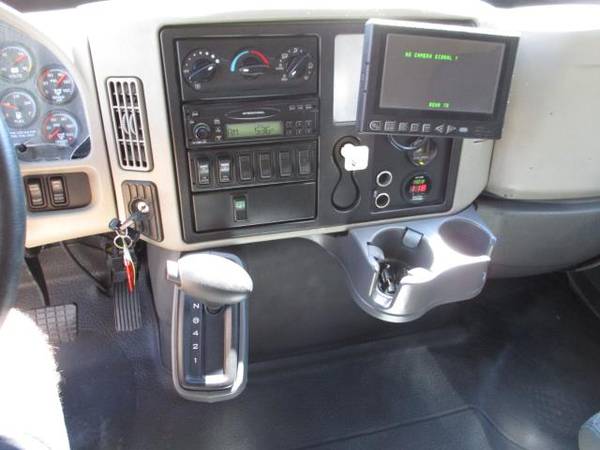 2011 International 4300 CREW CAB, 11 7 STAKE, FLAT BED TRUCK ** CAN... for sale in South Amboy, PA – photo 20