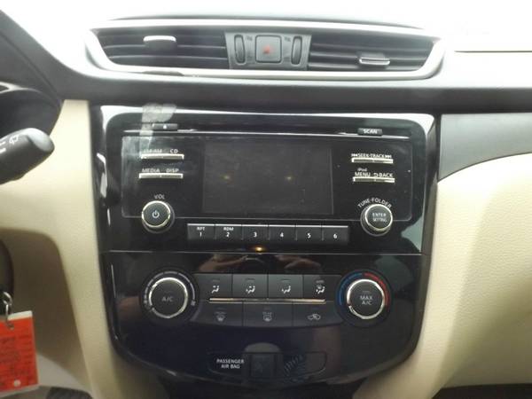 2014 Nissan Rogue FWD 4dr SV with Outboard Front Lap And Shoulder... for sale in Fort Myers, FL – photo 11