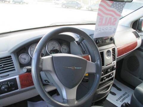 2009 Chrysler town & country - - by dealer - vehicle for sale in Pontiac, MI – photo 11