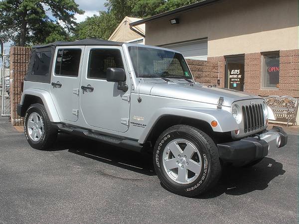 2012 JEEP WRANGLER UNLIMITED SAHARA 4X4 * LEATHER * NAV * NEW TOP!! for sale in West Berlin, NJ – photo 5