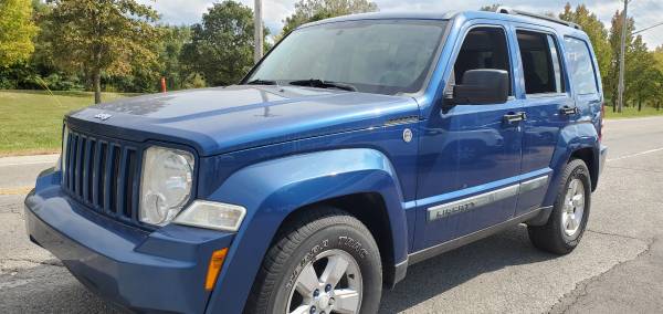 09 JEEP LIBERTY SPORT 4WD- V6, LOADED, ONLY 146K MI. CLEAN/ SHARP... for sale in Miamisburg, OH – photo 2