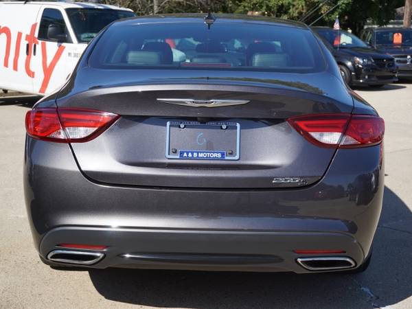 2016 Chrysler 200 S sedan Gray for sale in Roseville, MI – photo 4