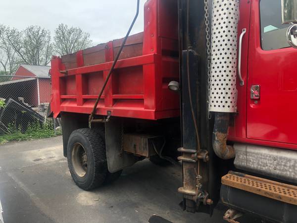 ONLY 40k miles! International 2674 CUMMINS Dump Truck Snow Plow for sale in East Syracuse, NY – photo 4
