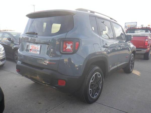 2017 Jeep Renegade Trailhawk - cars & trucks - by dealer - vehicle... for sale in Des Moines, IA – photo 2