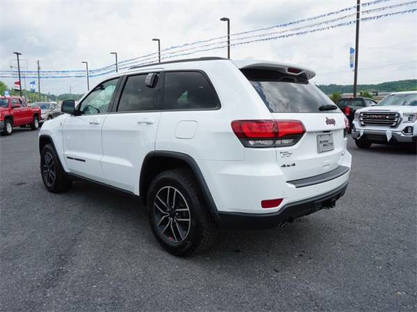2019 Jeep Grand Cherokee SUV TRAILHAWK - White for sale in Beckley, WV – photo 16