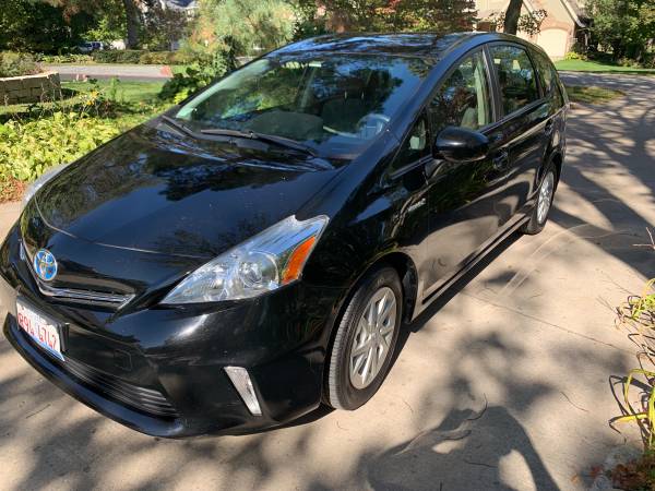 Toyota Prius V 2012 Hybrid - cars & trucks - by owner - vehicle... for sale in Clarendon Hills, IL – photo 2