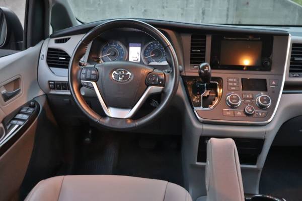 2017 *Toyota* *Sienna* *XLE Premium FWD 8-Passenger* - cars & trucks... for sale in Oak Forest, IL – photo 24