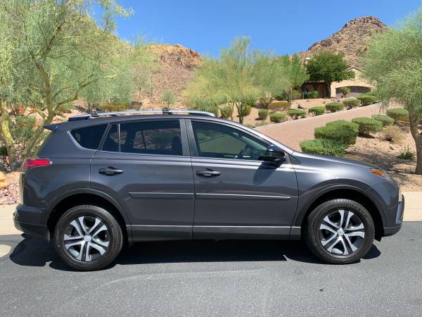 2017 Toyota RAV4 XLE clean one owner 30k low miles SUV for sale in Peoria, AZ – photo 3