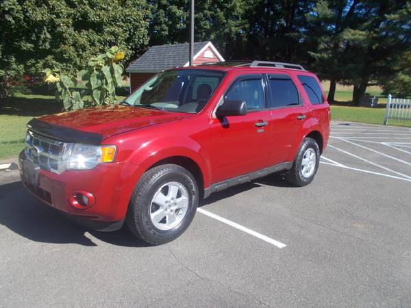 2010 FORD ESCAPE LOW MILES NO RUST 4X4 for sale in Whitney Point, NY