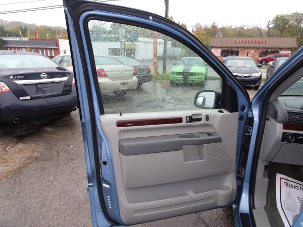 2007 Ford Freestar SEL, Wow! Immaculate Condition + 3 months Warranty for sale in Roanoke, VA – photo 9