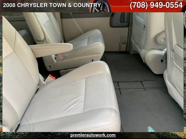 2008 CHRYSLER TOWN & COUNTRY LIMITED - - by dealer for sale in Alsip, IL – photo 11