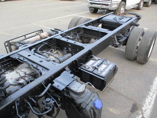2018 Isuzu NPR HD CAB CHASSIS 27K MILES DIESEL for sale in south amboy, District Of Columbia – photo 17