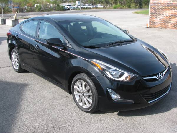 2016 HYUNDAI ELANTRA SE......4CYL AUTO......40000 MILES....SHARP!!!!... for sale in Knoxville, TN – photo 2