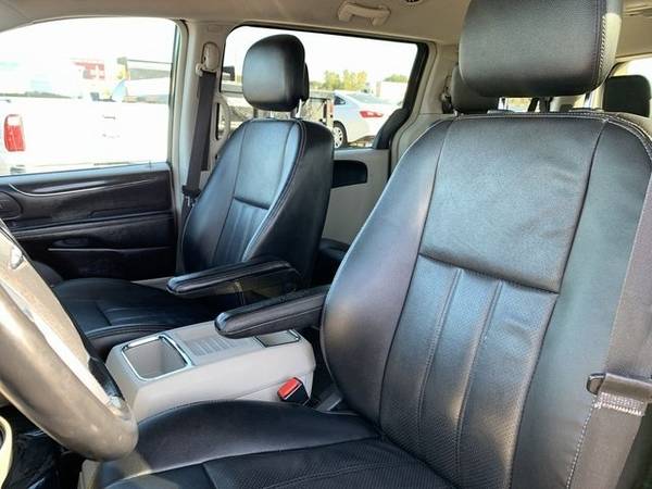 2012 Chrysler Town Country Touring Tv/DVD 3rd Row Leather V6 We Fina for sale in Canton, WV – photo 10