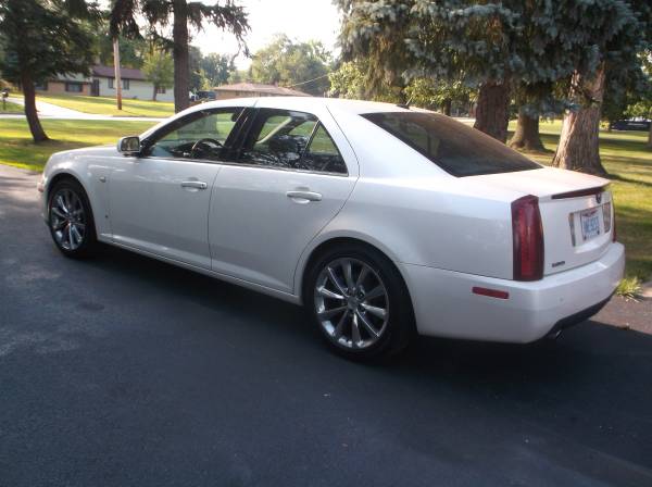 2007 PAMPERED, CUSTOMIZED , MINT CONDITION, LOW MILE CADILLAC STS 4 for sale in Solon, OH – photo 2