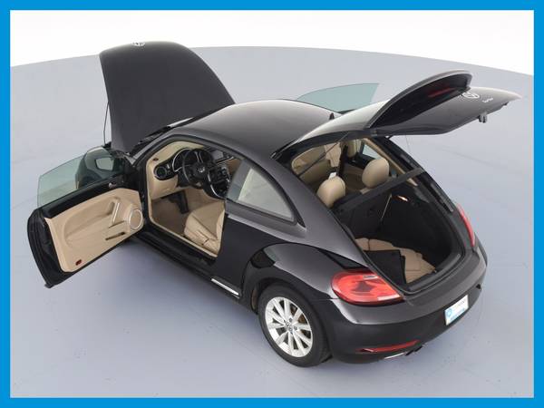 2017 VW Volkswagen Beetle 1 8T SE Hatchback 2D hatchback Black for sale in Farmington, MI – photo 17