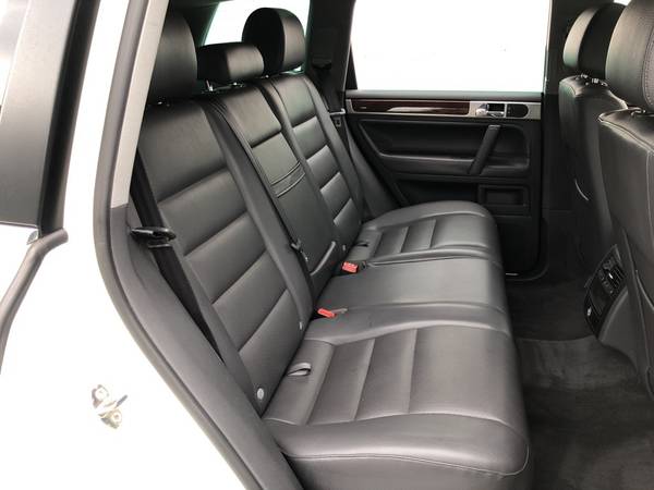 Volkswagen Diesel Touareg TDI SUV AWD 4x4 Leather Carfax Certified ! for sale in Charlottesville, VA – photo 18