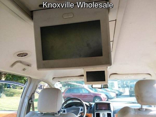 2008 Chrysler Town and Country Limited 4dr Mini Van for sale in Knoxville, TN – photo 17