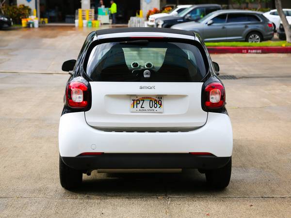 2017 Smart Fortwo Passion Hatchback, Auto, 3-Cyl Turbo, Low Miles -... for sale in Pearl City, HI – photo 5