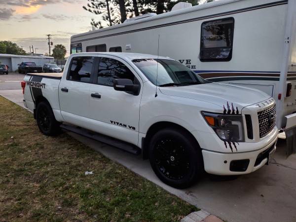2018 Nissan Titan midnight Edition only 8200 miles for sale in Cocoa, FL – photo 4