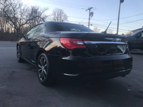 11 Chrysler 200 S V6 Hard Top Convertible! 5YR/100K WARRANTY INCLUDED! for sale in METHUEN, ME – photo 8