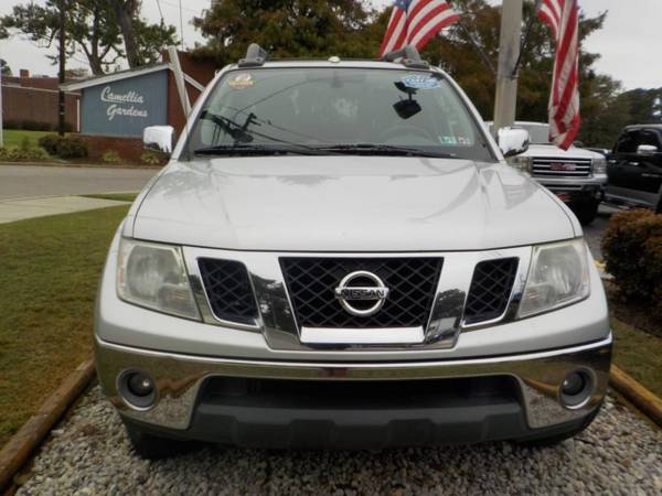 2011 Nissan Frontier SL CREW CAB 4X4, WARRANTY, LEATHER, ROOF RACK, SU for sale in Norfolk, VA – photo 3