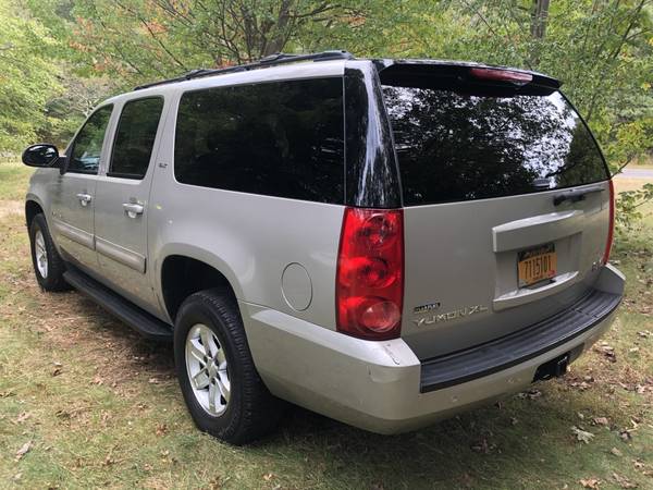 2008 GMC YUKON XL LOADED LEATHER MOONROOF! 140K EXCEL IN/OUT! E-85 GAS for sale in Copiague, NY – photo 5