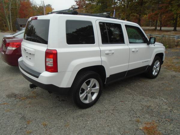 2012 jeep patriot/new tires recent brakes/xtra clean - cars & trucks... for sale in Douglas, RI – photo 4