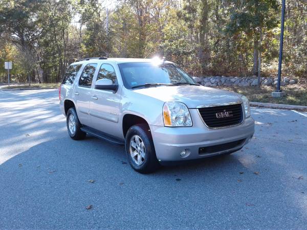2007 GMC Yukon 4x4 with low miles/ great condition - cars & trucks -... for sale in Groton, CT – photo 2