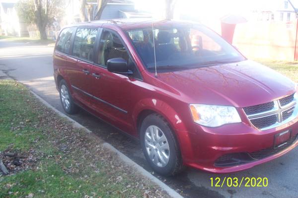 Dodge Caravan 2014 - cars & trucks - by owner - vehicle automotive... for sale in utica, NY – photo 3