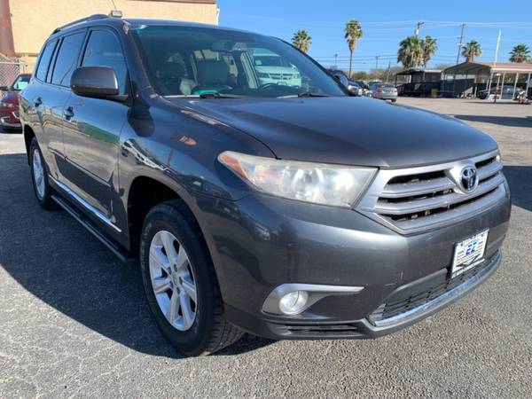 2011 Toyota Highlander - cars & trucks - by owner - vehicle... for sale in San Antonio, TX – photo 2