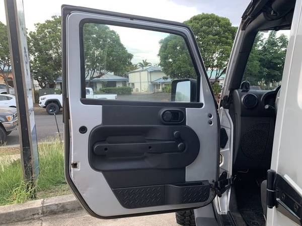 2007 Jeep Wrangler - Financing Available! - cars & trucks - by... for sale in Wailuku, HI – photo 7