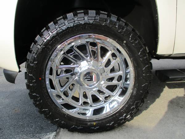 LIFTED 1 OWNER 2014 CHEVY SUBURBAN 1500 *LOADED* 20" WHEELS!! CLE@N for sale in KERNERSVILLE, SC – photo 24