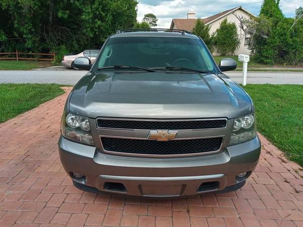 2008 CHEVROLET AVALANCHE LT W/SUNROOF!! only 81k miles!! - cars &... for sale in New Port Richey , FL – photo 2