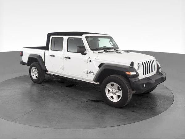 2020 Jeep Gladiator Sport Pickup 4D 5 ft pickup White - FINANCE... for sale in Lewisville, TX – photo 15
