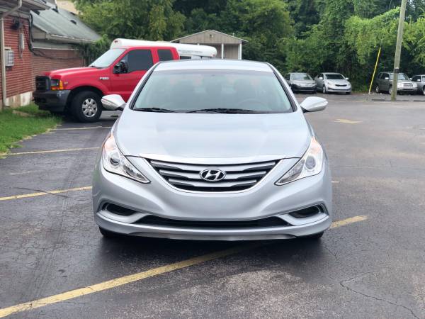 2014 HYUNDAI SONATA - MINT CONDITION - LOW MILES! - cars & trucks -... for sale in Nashville, KY – photo 2